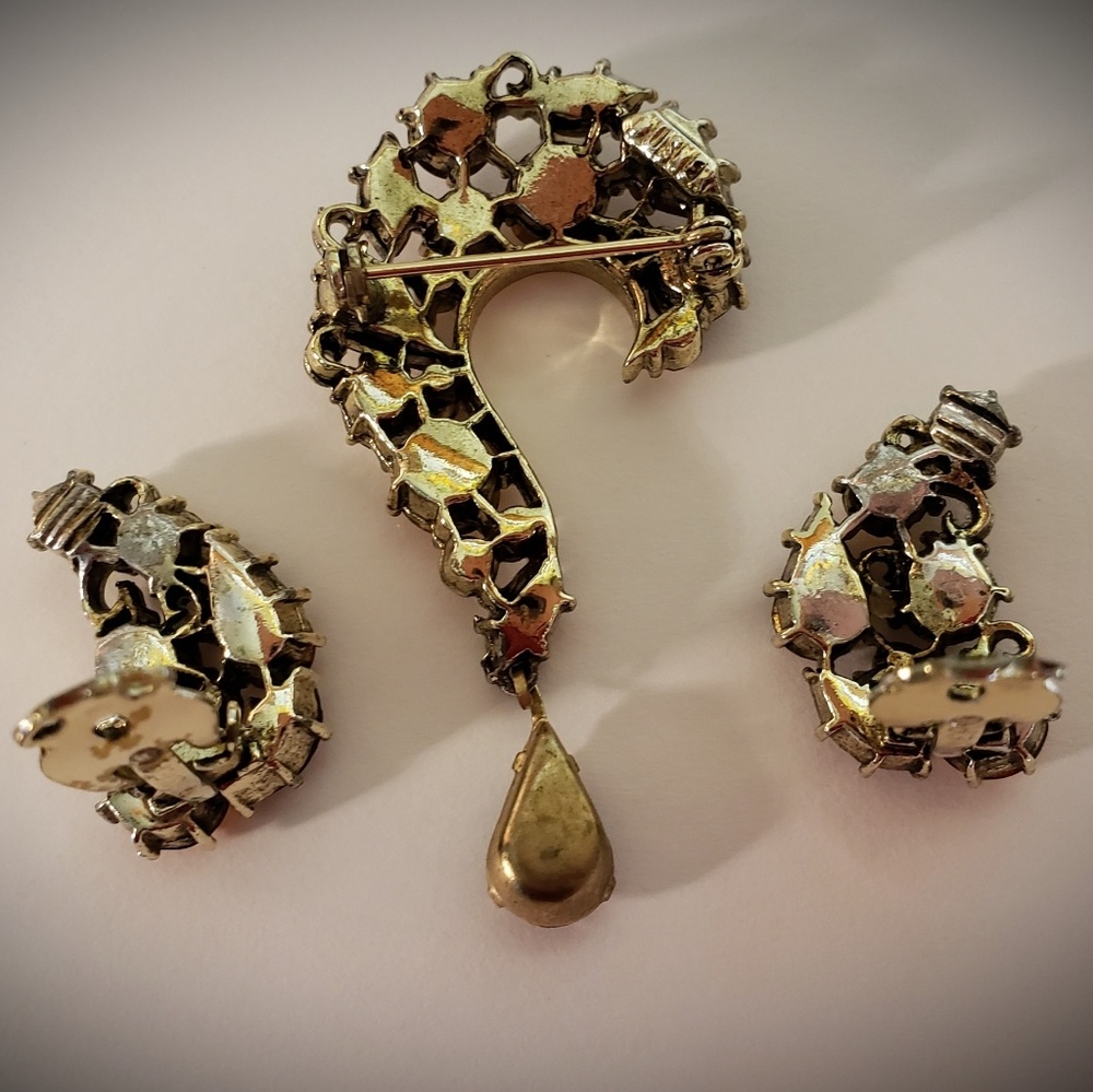 VINTAGE Lisner Pin & Earring Set - Picture 5 of 6